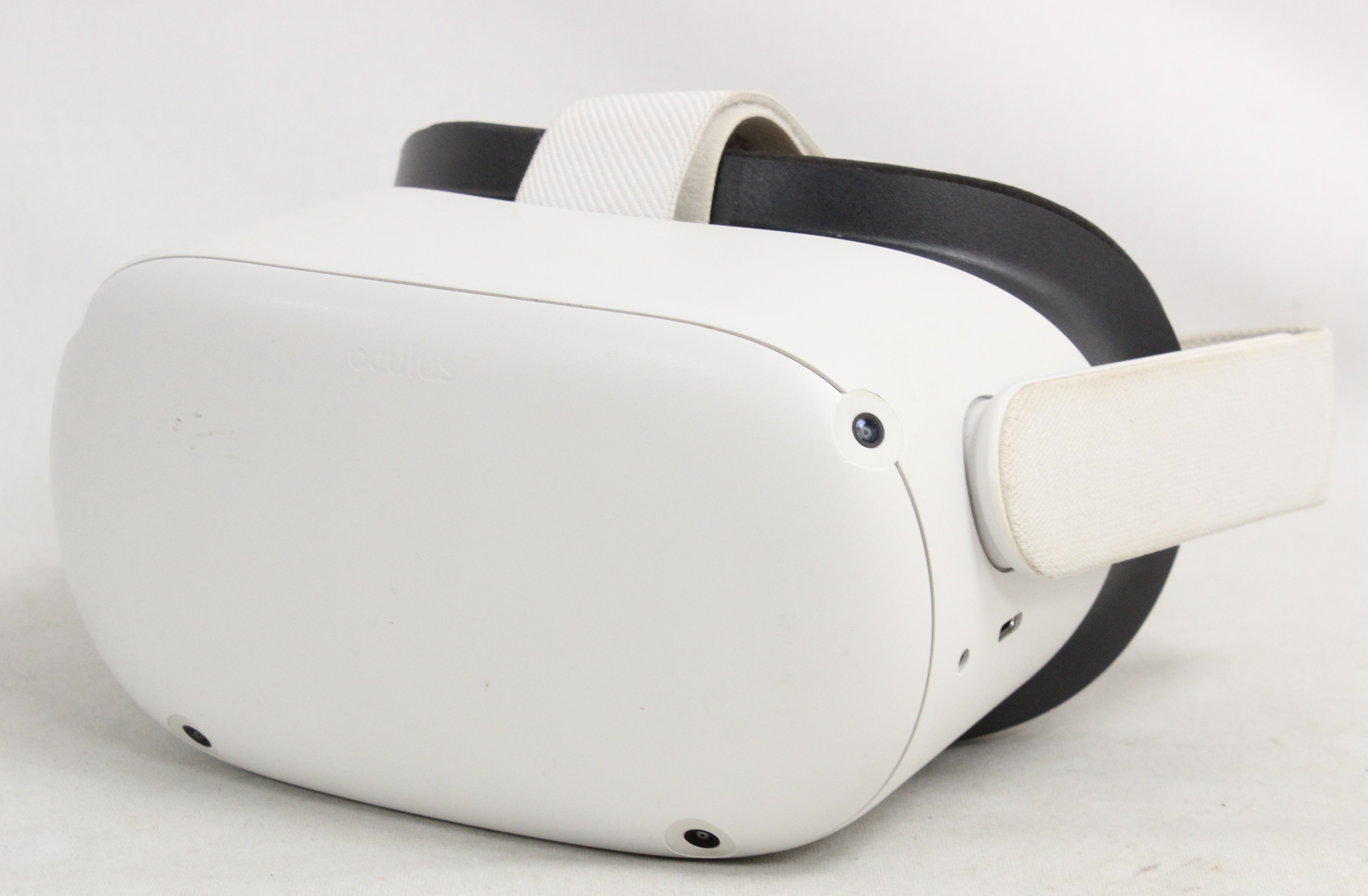 Pre-owned Meta Quest 2 64GB All-In-One Virtual Reality VR Headset Pre-owned Meta Quest 2 64GB All-In-One Virtual Reality VR Headset